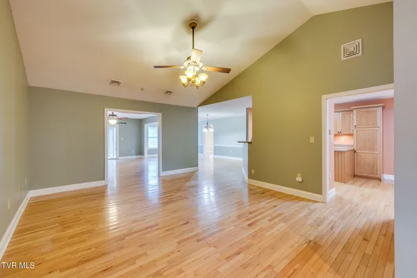 $612,000 | 1031 Hickory View Drive, Morristown, TN 37814
