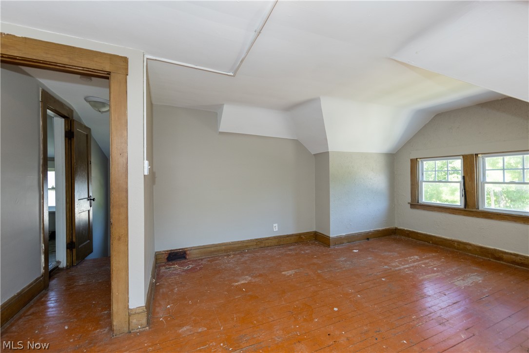 14650 Superior Road Cleveland, OH 44118 - Photo 20 of 50
