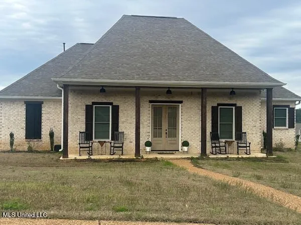 $395,000 | 2154 Laughter Road, Nesbit, MS 38651