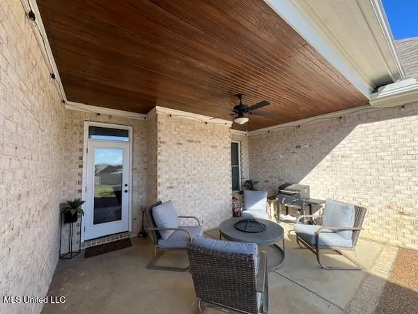 $395,000 | 2154 Laughter Road, Nesbit, MS 38651