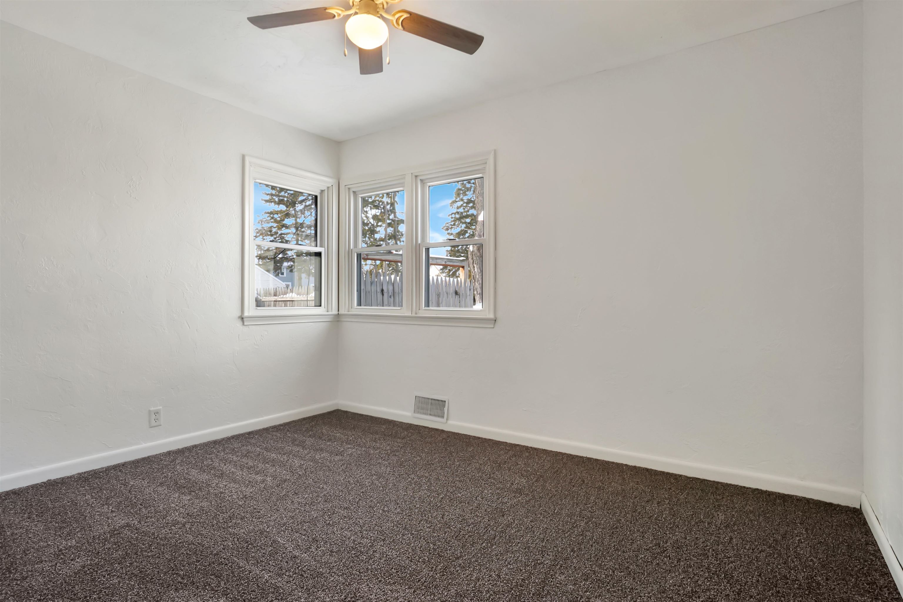 358 Lloyd Street Fond du Lac, WI 54935 - Photo 14 of 24