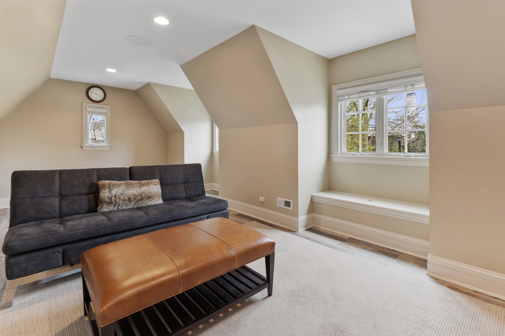 2770 Grace Road Northbrook, IL 60062 - Photo 29 of 51 a living room with furniture and a bathtub