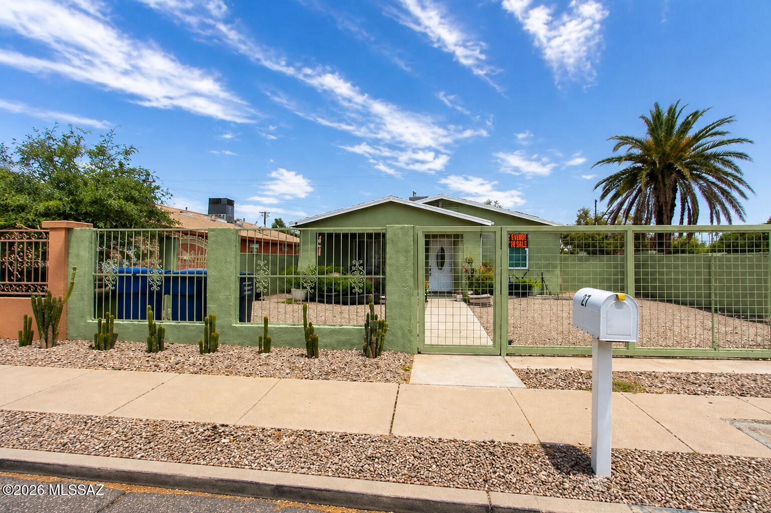 27 West 34th Street Tucson, AZ 85713 - Photo 1 of 24