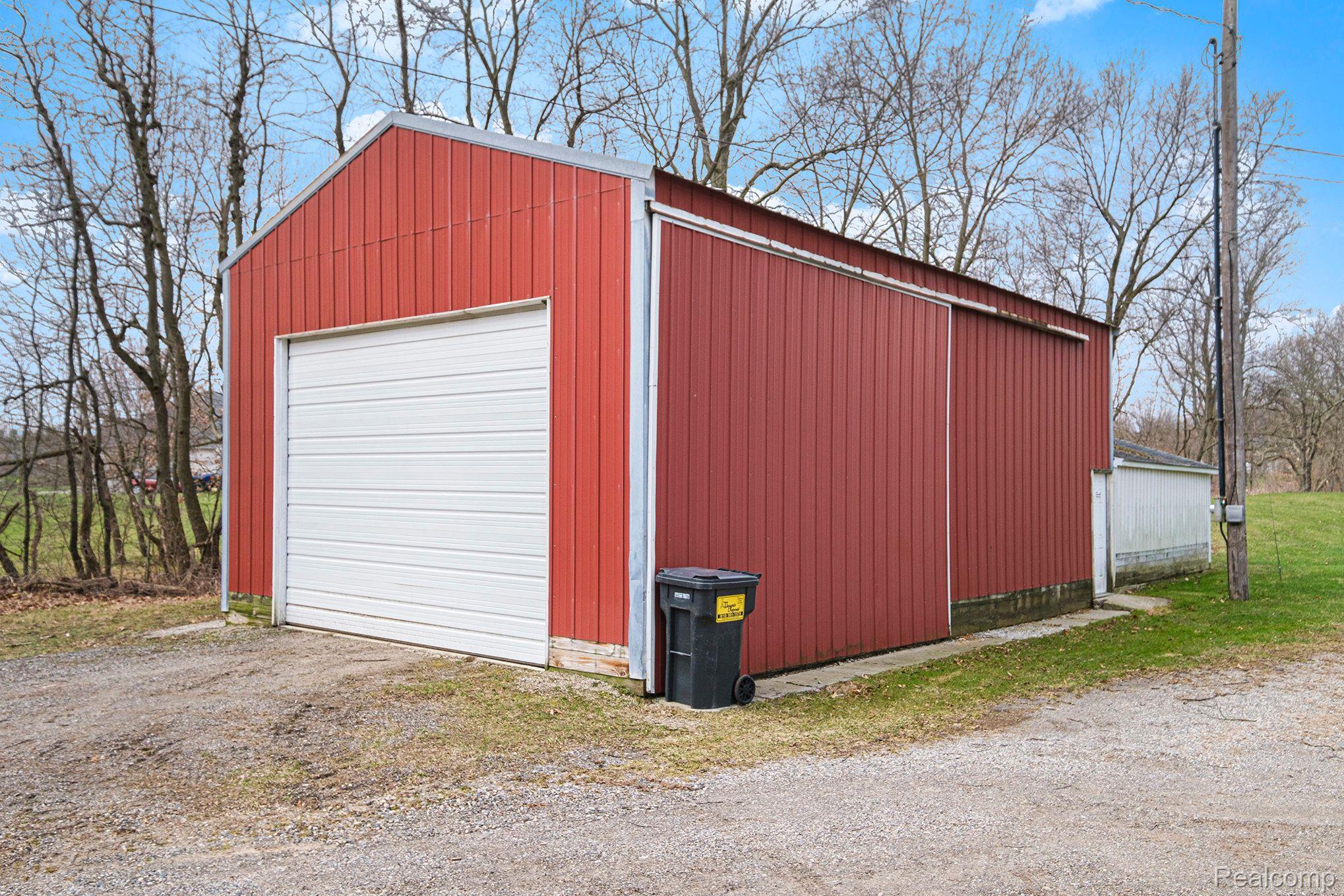 9475 Denton Hill Road Fenton, MI 48430 - Photo 31 of 34
