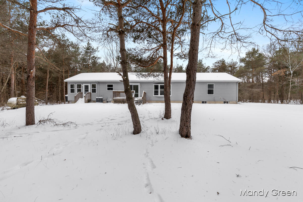 4070 Sidney Road Sheridan, MI 48884 - Photo 18 of 24 IMG_1017