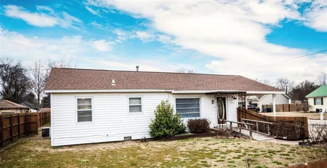 $109,000 | 2016 Harris Street, Kennett, MO 63857