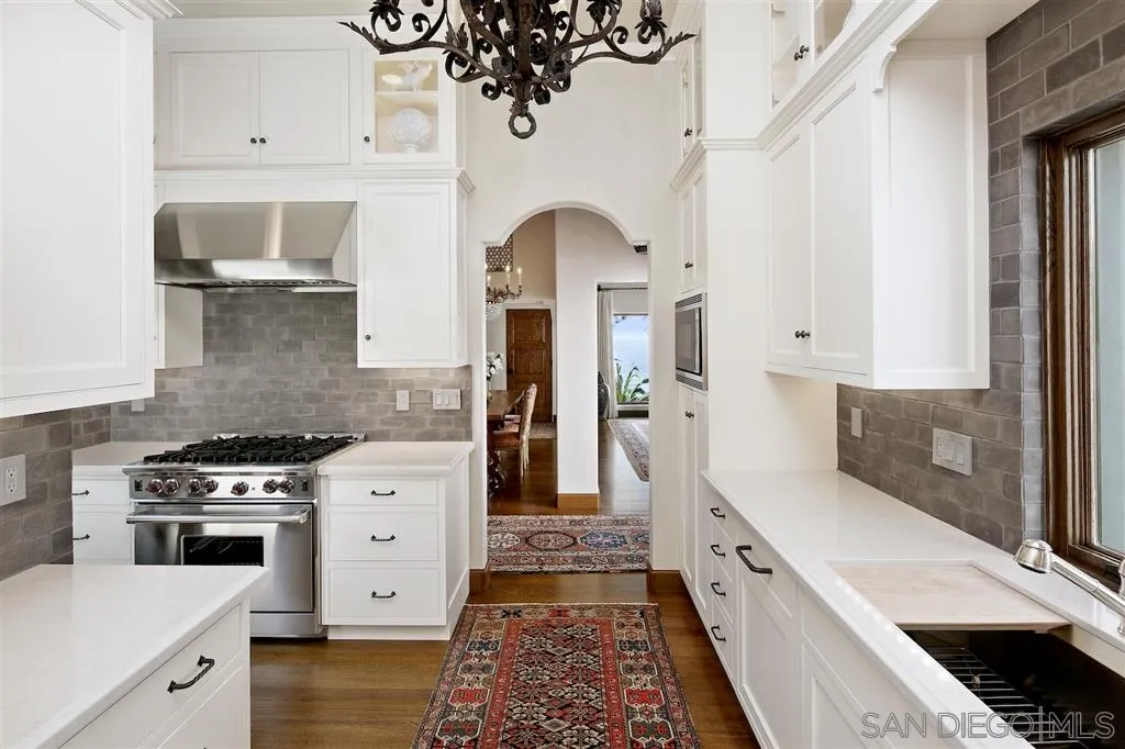 1640 Torrey Pines Road La Jolla, CA 92037 - Photo 11 of 25 Gallery Image 11