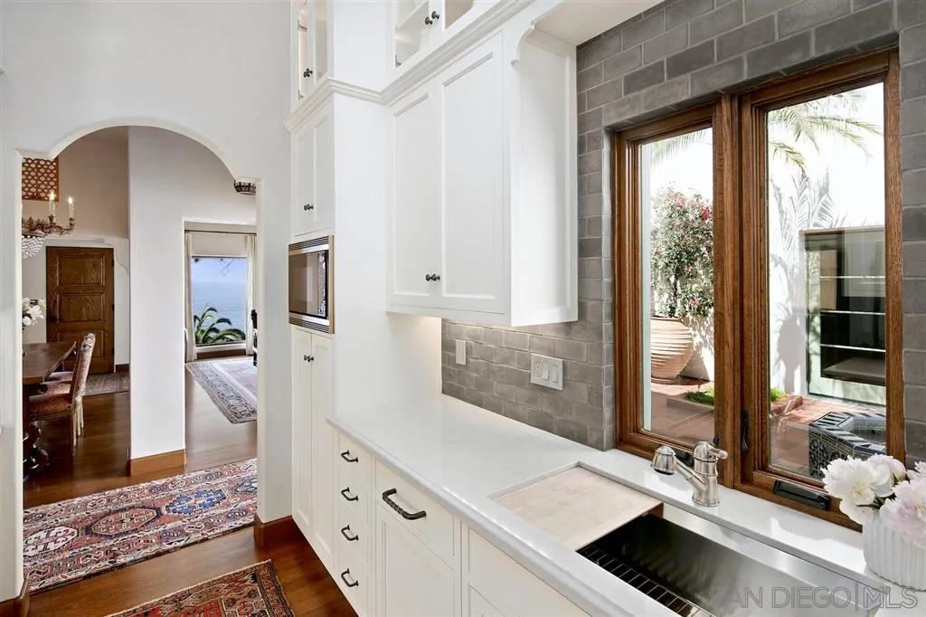 1640 Torrey Pines Road La Jolla, CA 92037 - Photo 12 of 25 Gallery Image 12