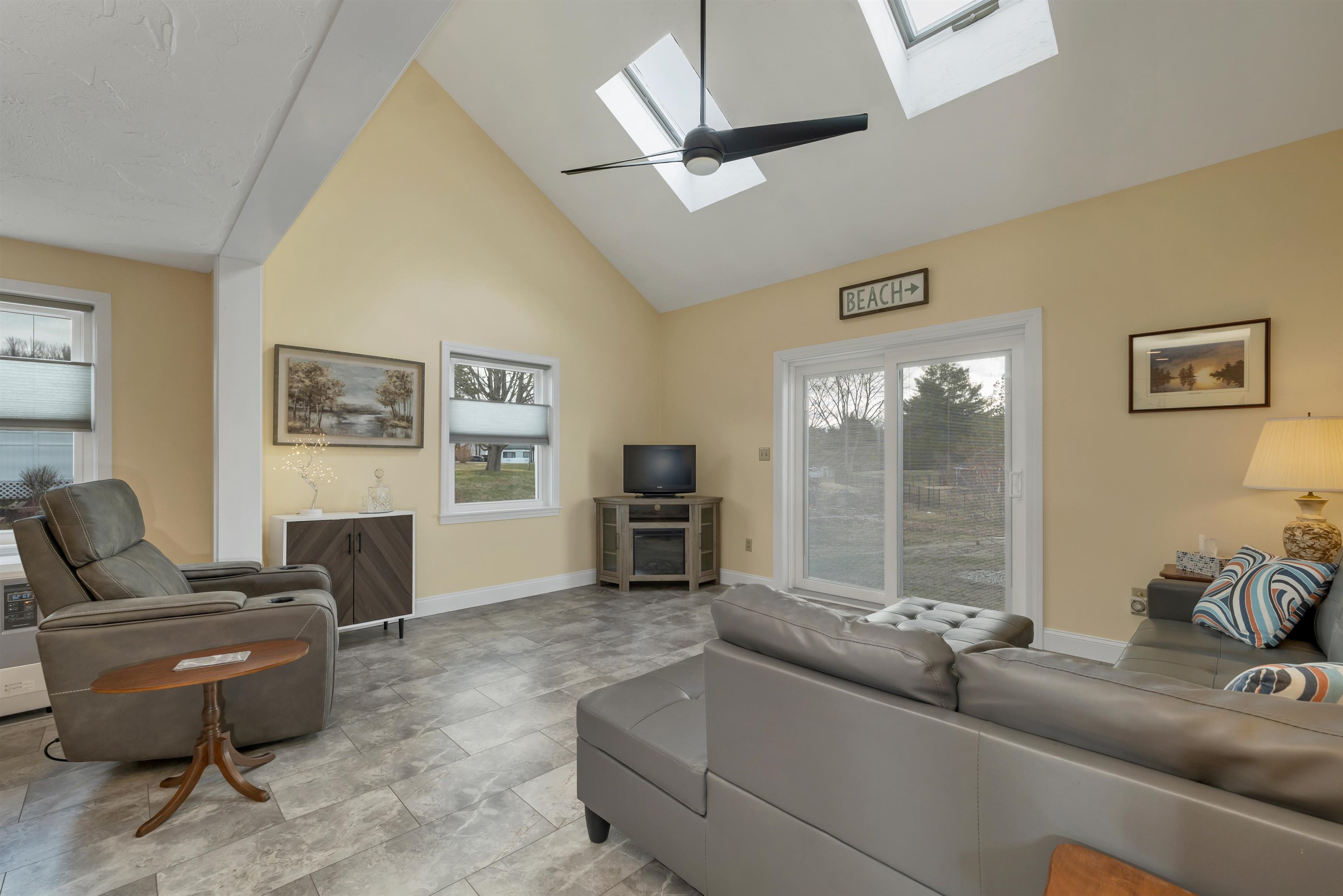 1783 Parade Road Laconia, NH 03246 - Photo 17 of 43