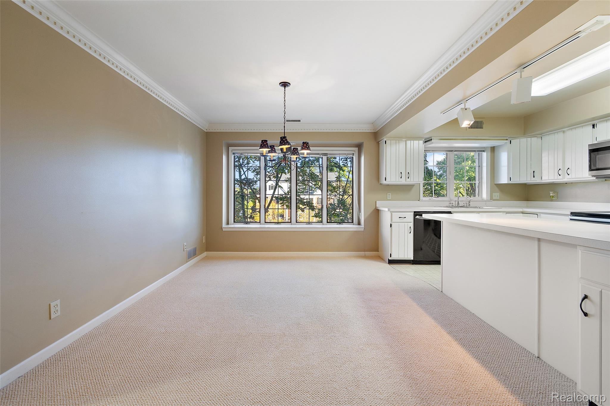 416 North Helen Avenue, Unit 3 Rochester, MI 48307 - Photo 11 of 23 416 N Helen-10.jpg