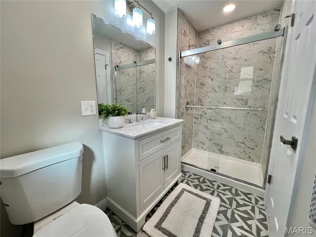 $4,195 | 417 Wenneker Drive, Ladue, MO 63124