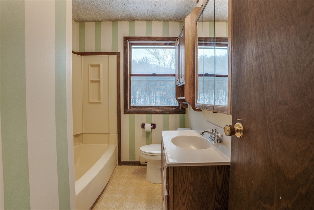 170 State Phillipston, MA 01331 - Photo 12 of 26 Gallery Image 12