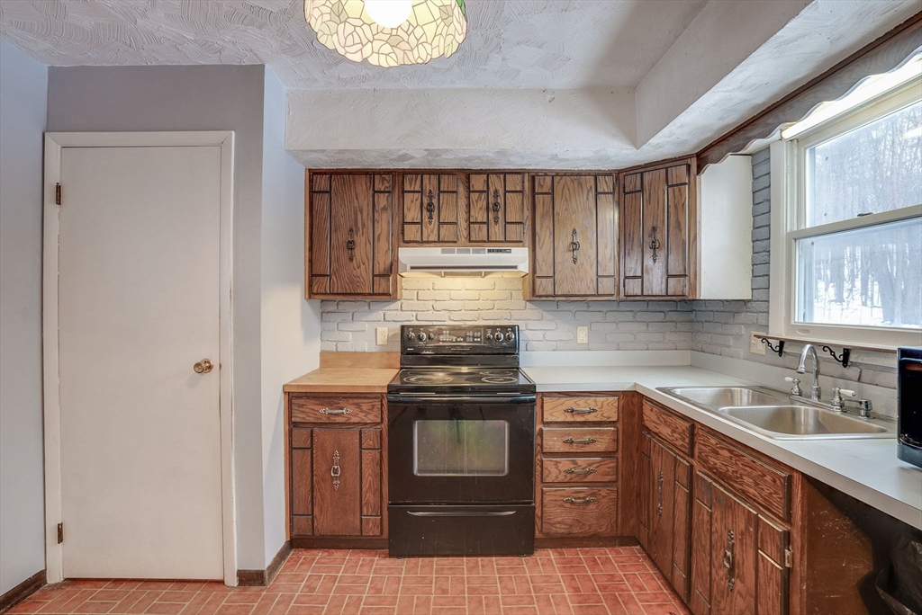 170 State Phillipston, MA 01331 - Photo 4 of 26 Gallery Image 4