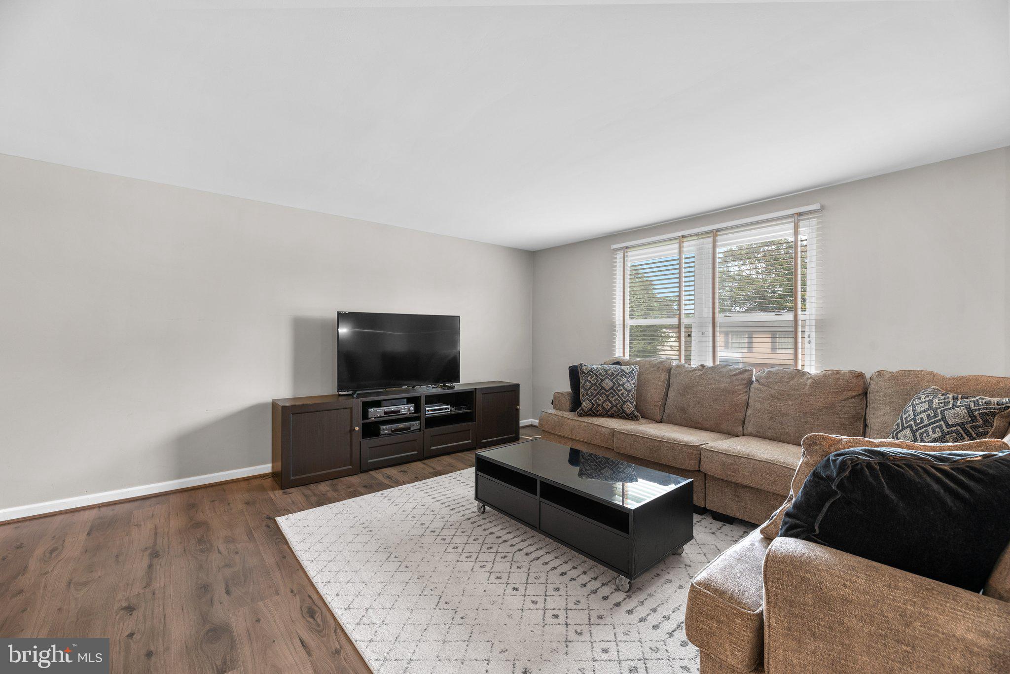 4533 Ambermill Road Nottingham, MD 21236 - Photo 6 of 49 Living Room