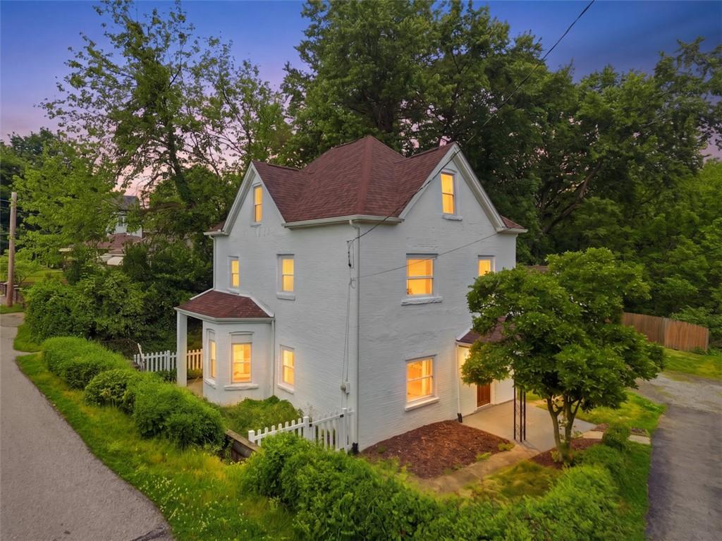 31 Harrison Street Pittsburgh, PA 15205 - Photo 1 of 39
