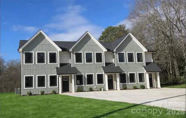 $1,795 | 800 28th Street Southwest, Hickory, NC 28602