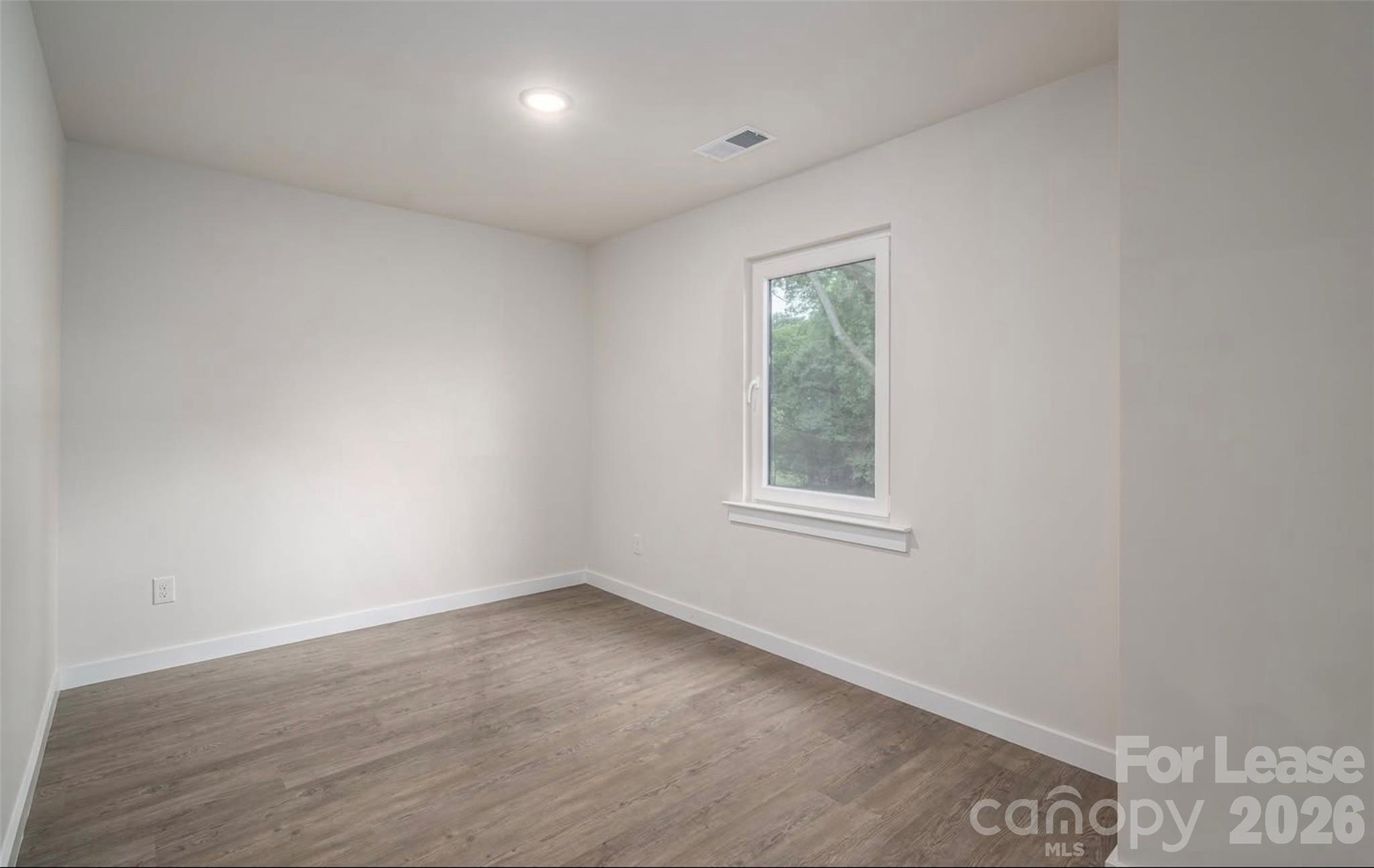 800 28th Street Southwest Hickory, NC 28602 - Photo 6 of 9