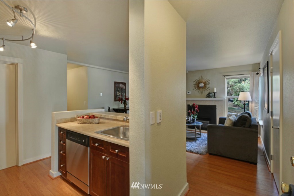9805 Avondale Road Northeast, Unit T154 Redmond, WA 98052 - Photo 5 of 17 Gallery Image 5