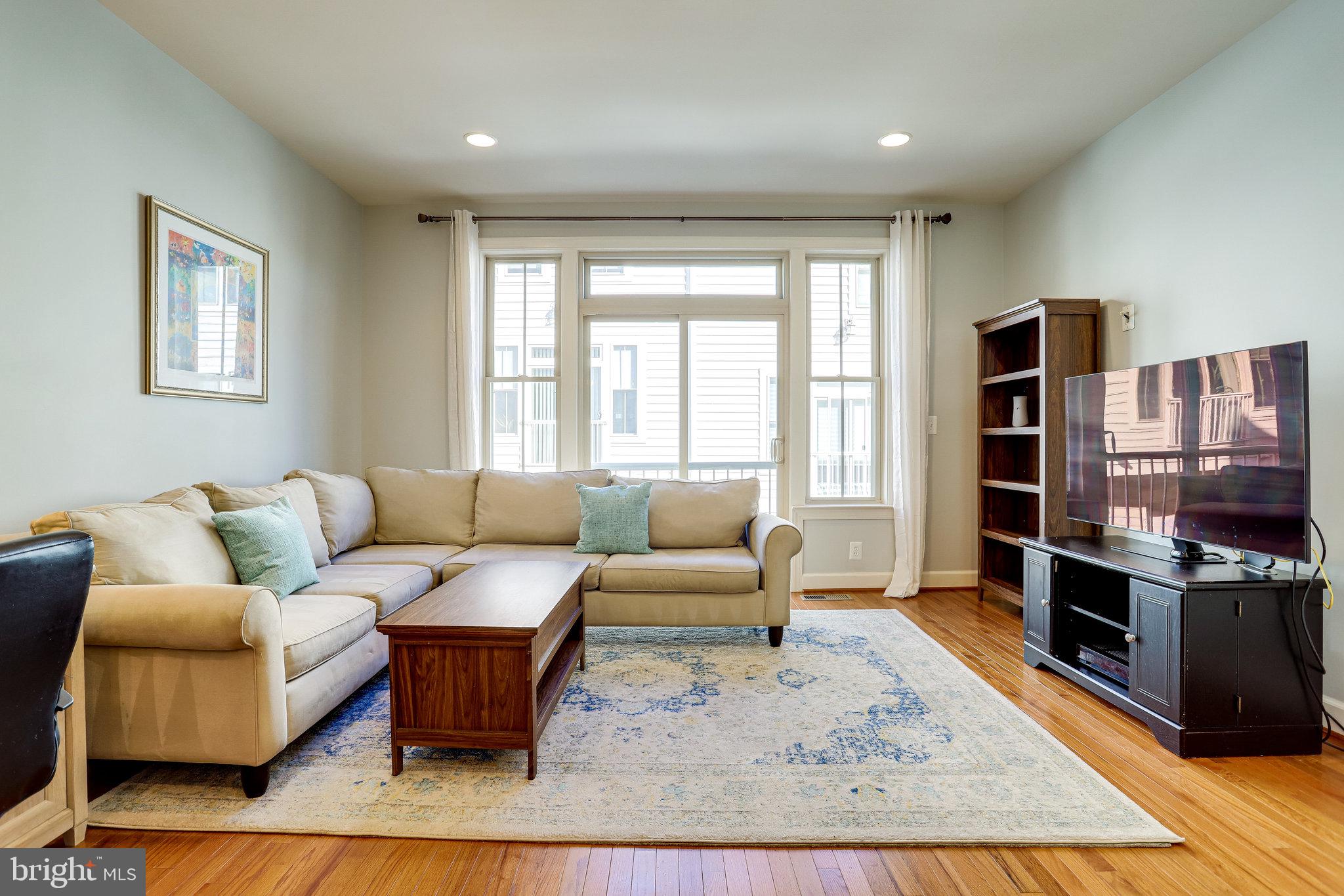 3333 Kemper Road Arlington, VA 22206 - Photo 4 of 43 Gallery Image 4