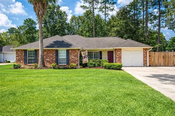 $1,800 | 605 Armand Street, Mandeville, LA 70448