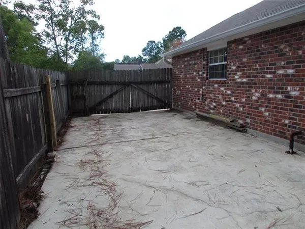 $1,800 | 605 Armand Street, Mandeville, LA 70448