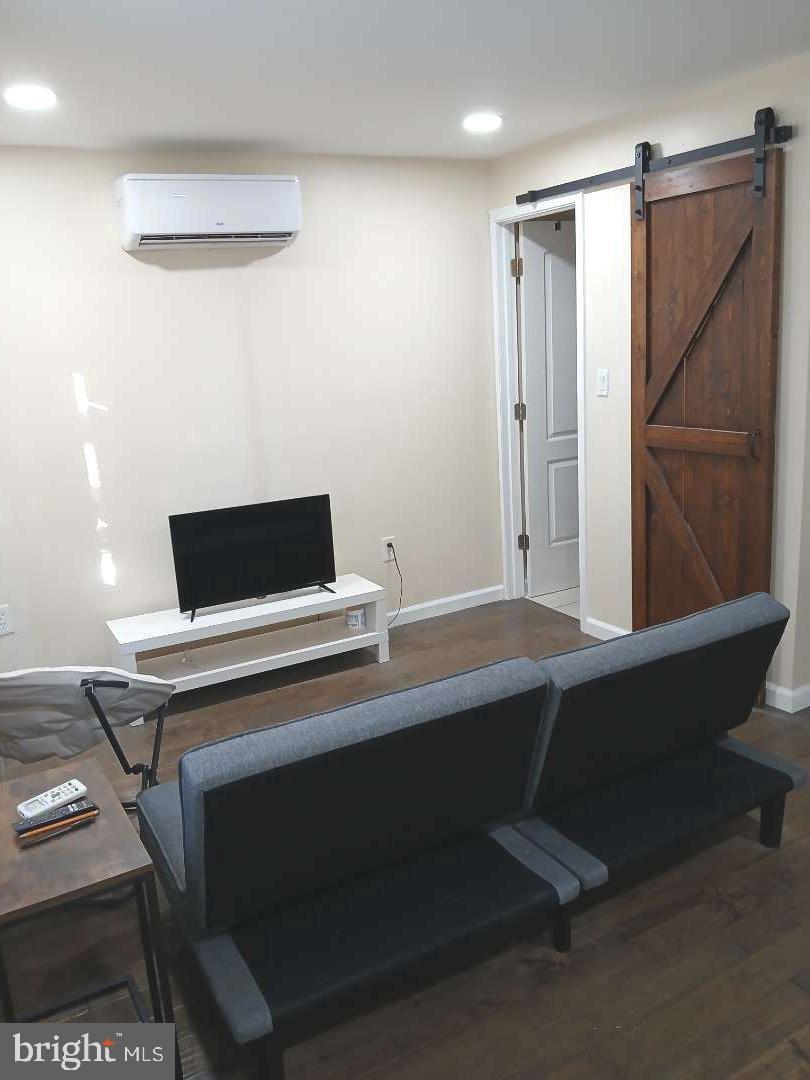 3603 4th Street Baltimore, MD 21225 - Photo 4 of 20