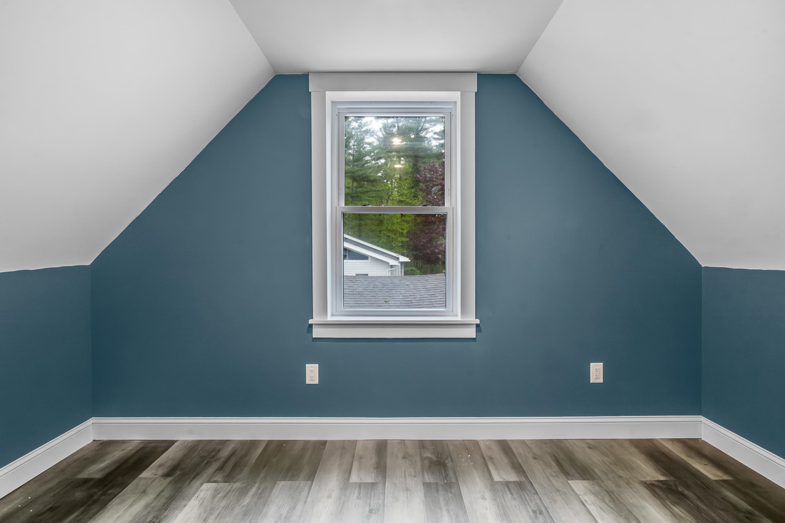 1299 Lake Shore Road Manchester, NH 03109 - Photo 18 of 35