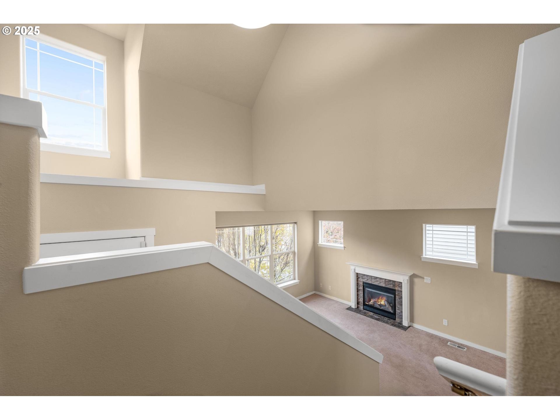 10797 Southwest Washington Street Portland, OR 97225 - Photo 26 of 48 a view of an empty room and window