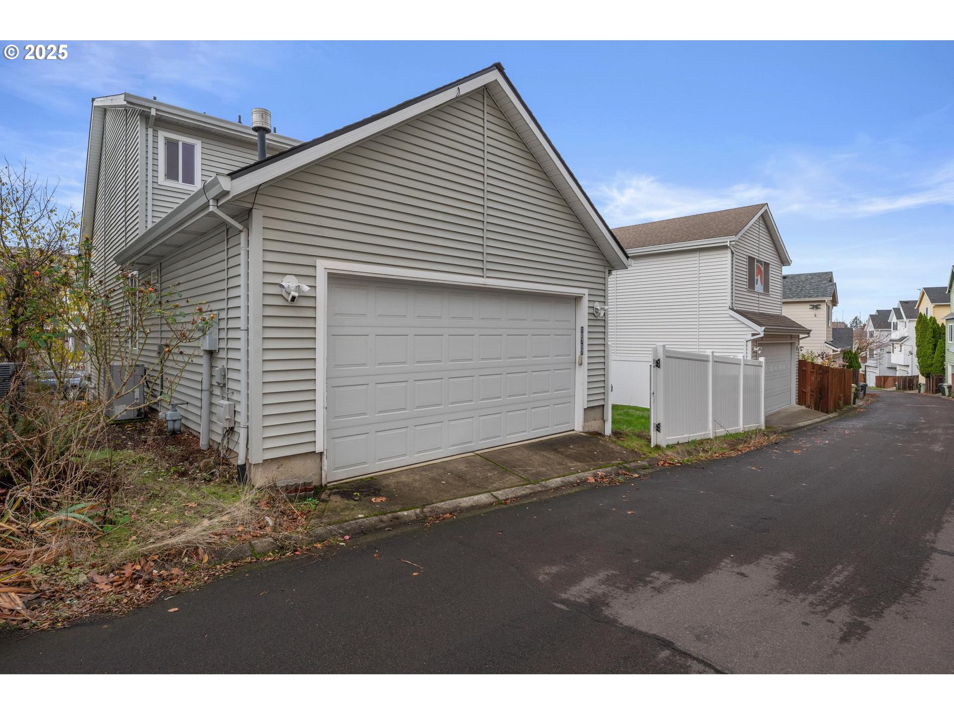 10797 Southwest Washington Street Portland, OR 97225 - Photo 45 of 48 a view of back yard of the house