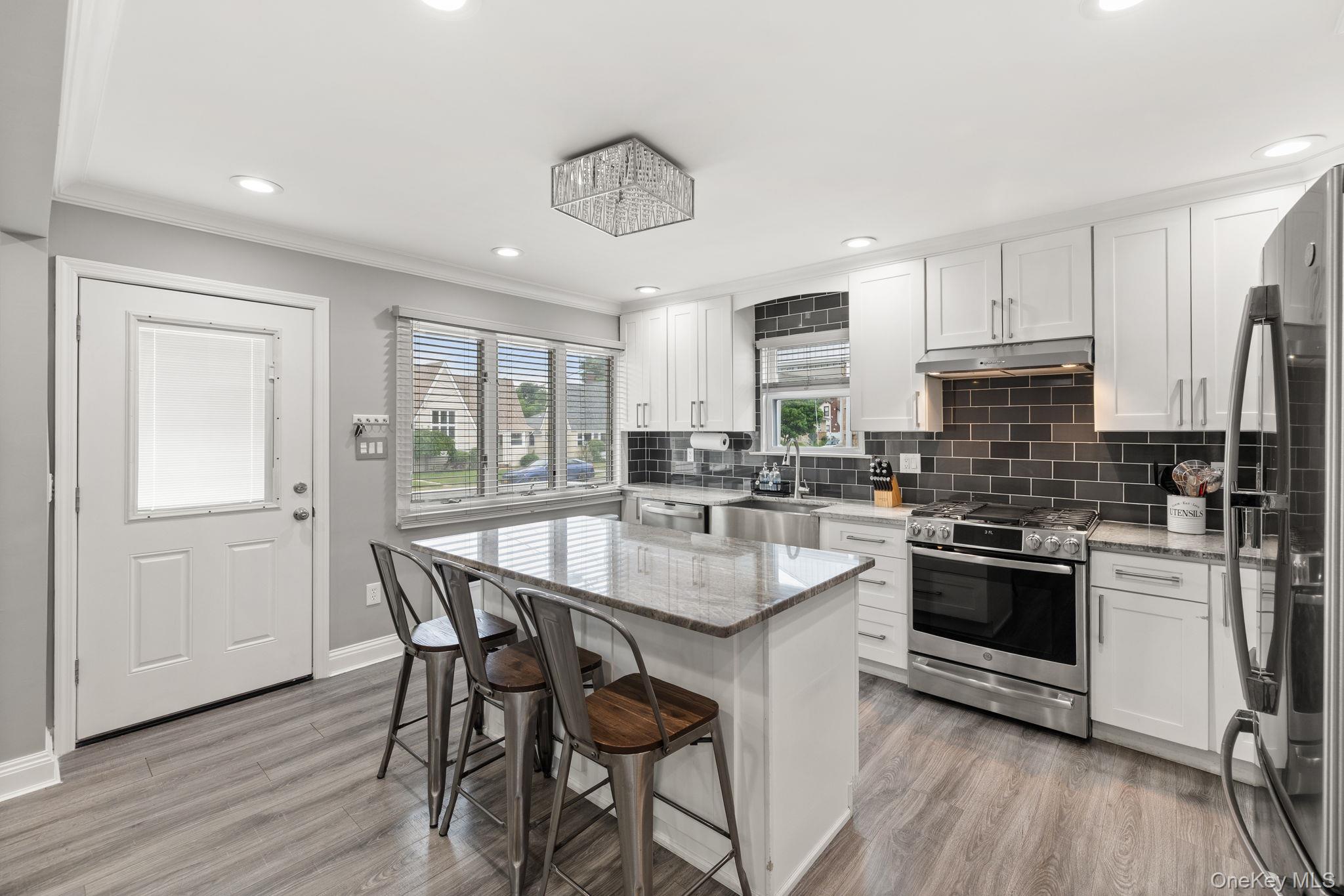 2383 Riverside Drive Wantagh, NY 11793 - Photo 8 of 30