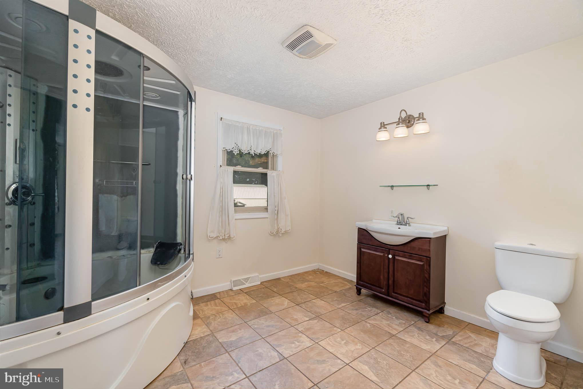 1046 Alexander Spring Road Carlisle, PA 17015 - Photo 9 of 27 Gallery Image 9