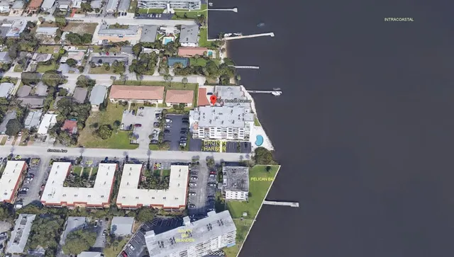 $1,900 | 301 Croton Avenue, Unit 302, Lantana, FL 33462