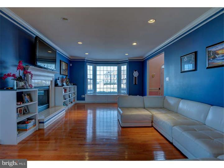 34 Ridgeview Way Allentown, NJ 08501 - Photo 12 of 25 Living Room