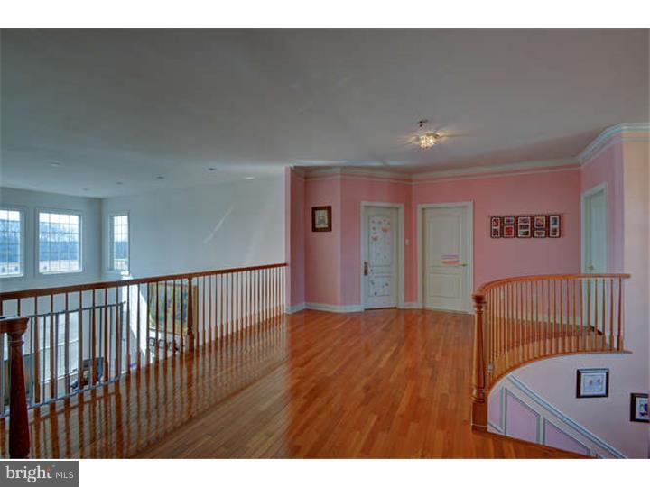 34 Ridgeview Way Allentown, NJ 08501 - Photo 17 of 25 Hallway