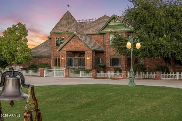 $5,000,000 | 2025 South Val Vista Drive, Gilbert, AZ 85295