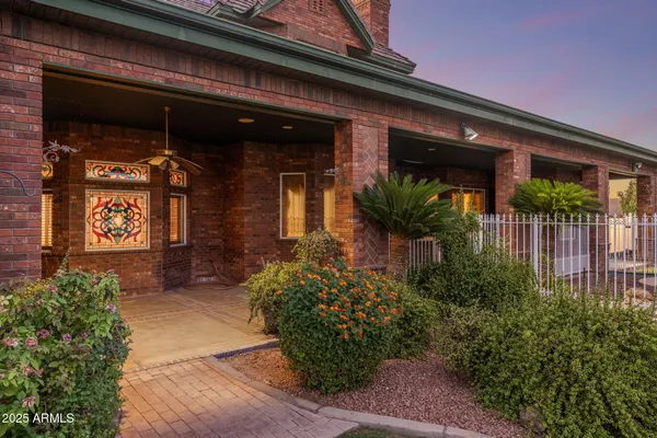 $5,000,000 | 2025 South Val Vista Drive, Gilbert, AZ 85295