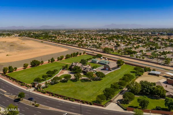 $5,000,000 | 2025 South Val Vista Drive, Gilbert, AZ 85295