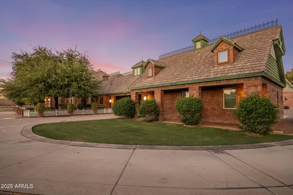 $5,000,000 | 2025 South Val Vista Drive, Gilbert, AZ 85295