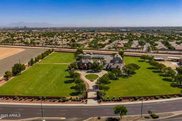 $5,000,000 | 2025 South Val Vista Drive, Gilbert, AZ 85295