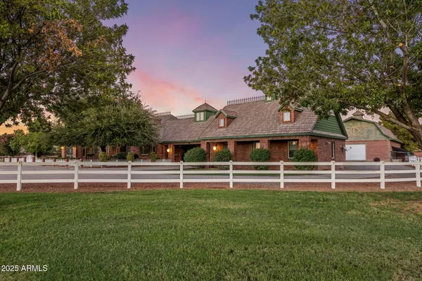 $5,000,000 | 2025 South Val Vista Drive, Gilbert, AZ 85295