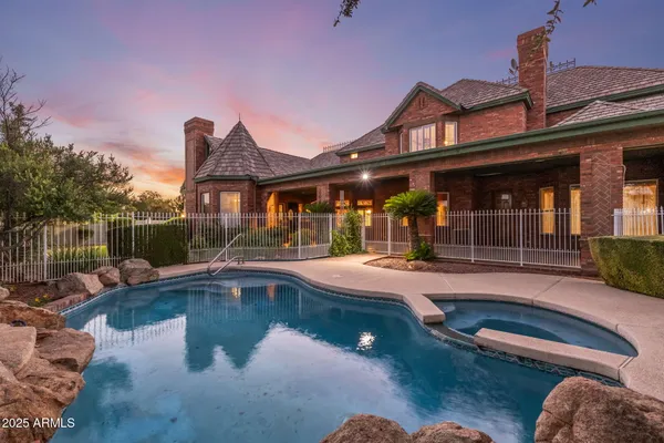 $5,000,000 | 2025 South Val Vista Drive, Gilbert, AZ 85295