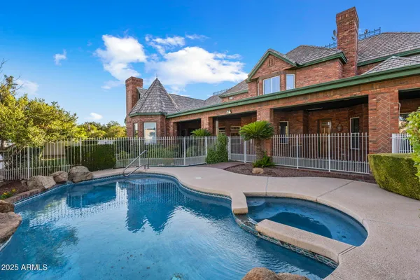 $5,000,000 | 2025 South Val Vista Drive, Gilbert, AZ 85295