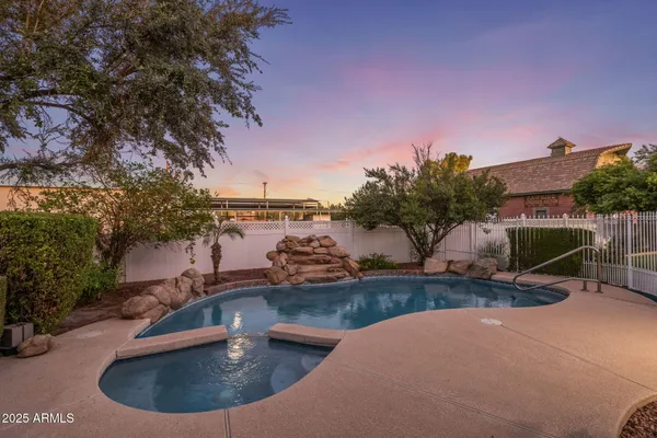 $5,000,000 | 2025 South Val Vista Drive, Gilbert, AZ 85295