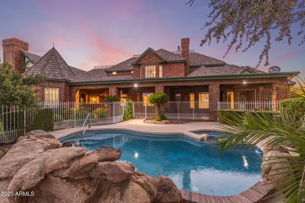 $5,000,000 | 2025 South Val Vista Drive, Gilbert, AZ 85295