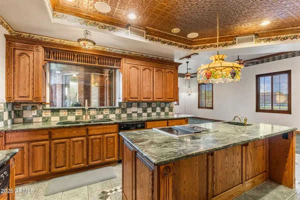 $5,000,000 | 2025 South Val Vista Drive, Gilbert, AZ 85295