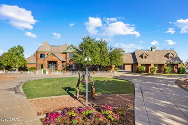 $5,000,000 | 2025 South Val Vista Drive, Gilbert, AZ 85295