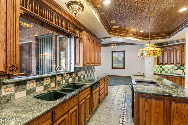 $5,000,000 | 2025 South Val Vista Drive, Gilbert, AZ 85295