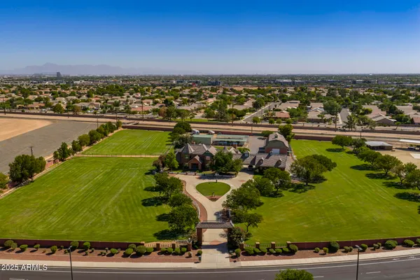 $5,000,000 | 2025 South Val Vista Drive, Gilbert, AZ 85295