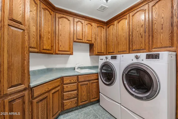 $5,000,000 | 2025 South Val Vista Drive, Gilbert, AZ 85295