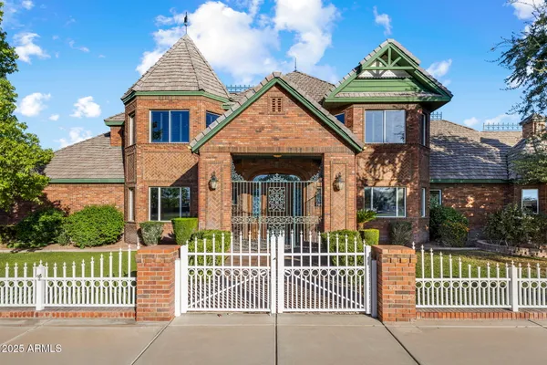 $5,000,000 | 2025 South Val Vista Drive, Gilbert, AZ 85295